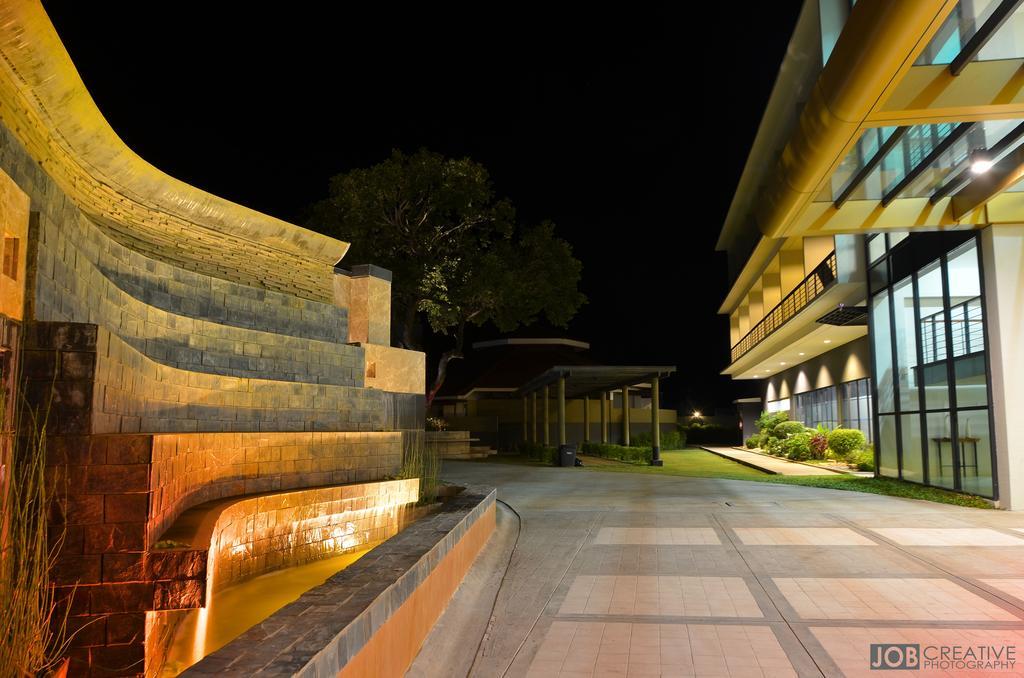 Rivermount Hotel And Resort Sarrat Esterno foto