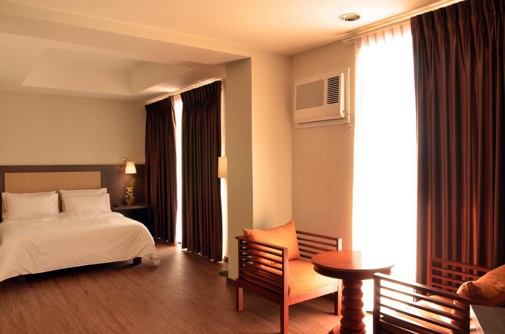 Rivermount Hotel And Resort Sarrat Esterno foto