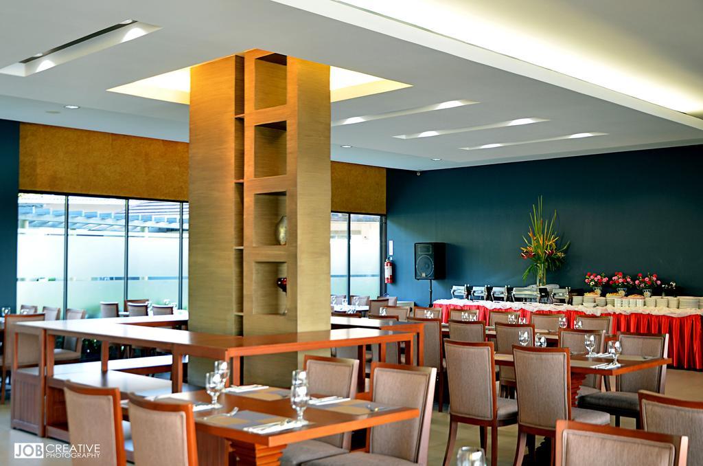 Rivermount Hotel And Resort Sarrat Esterno foto