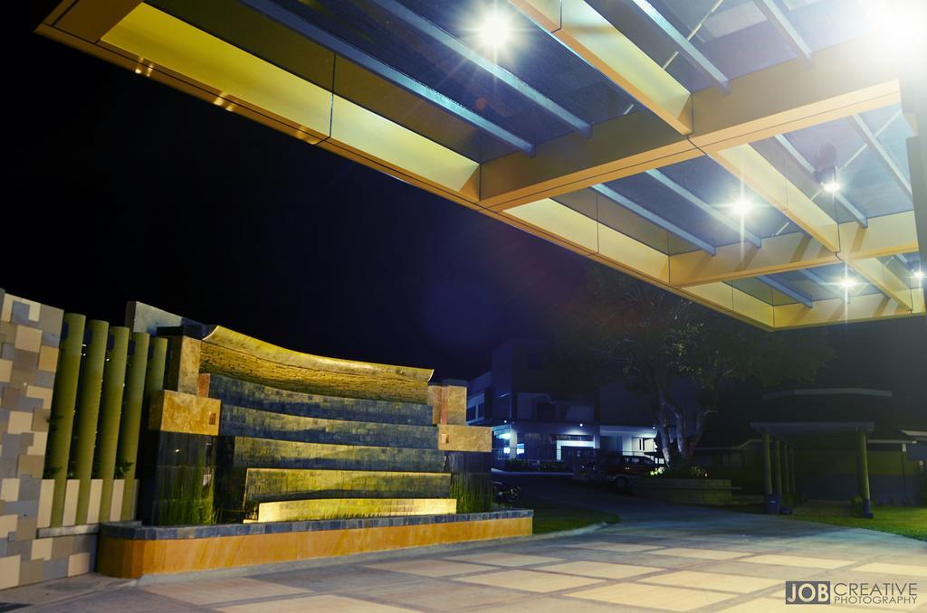 Rivermount Hotel And Resort Sarrat Esterno foto