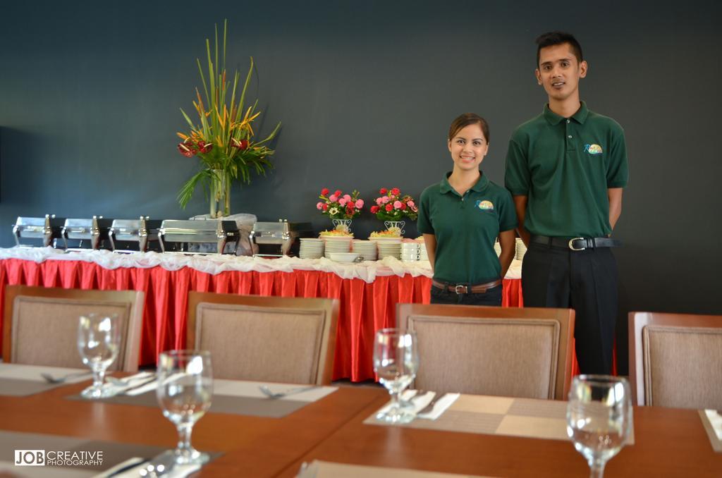Rivermount Hotel And Resort Sarrat Esterno foto