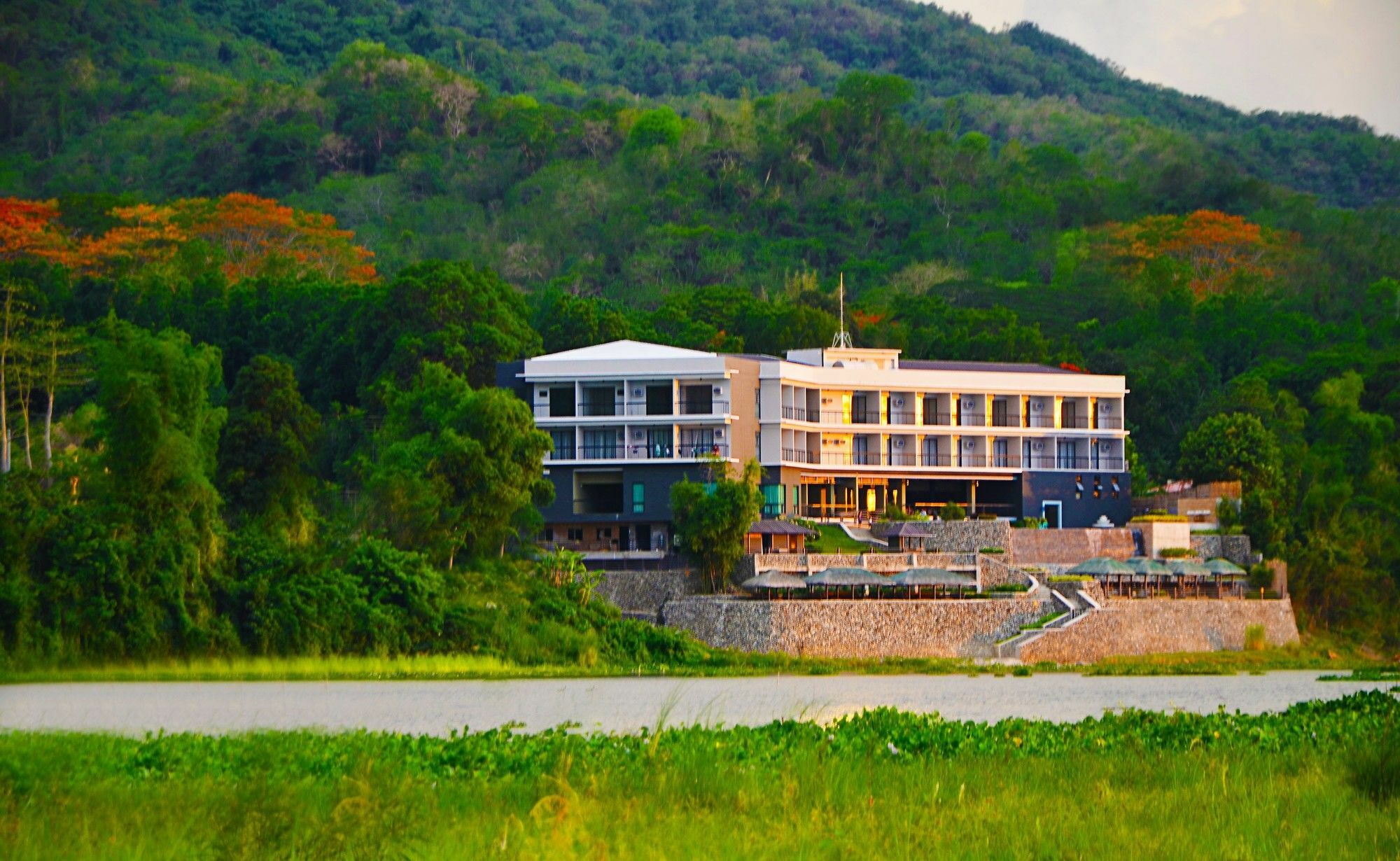 Rivermount Hotel And Resort Sarrat Esterno foto